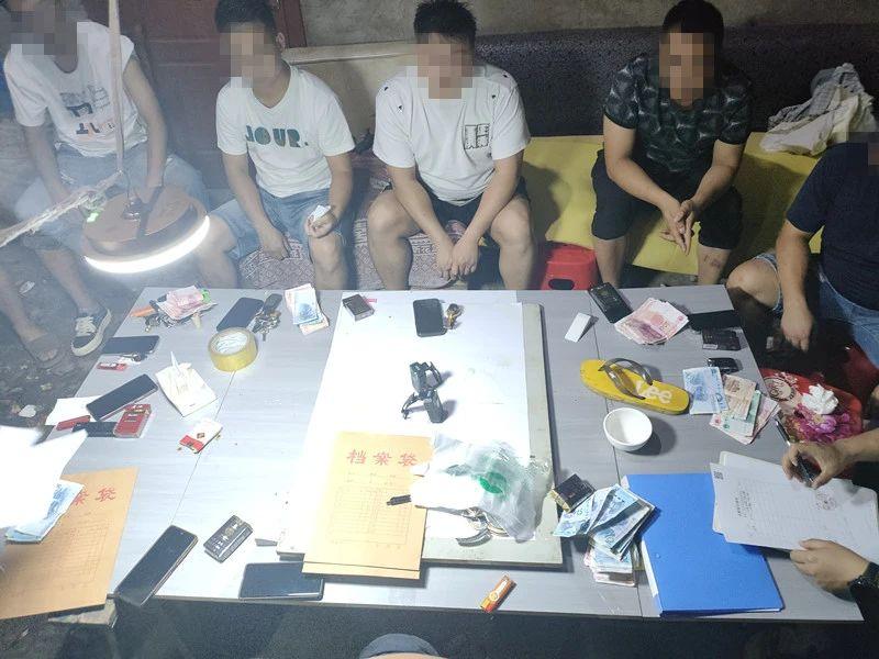 現(xiàn)場抓獲9人！貴州羅甸公安成功搗毀一賭博窩點